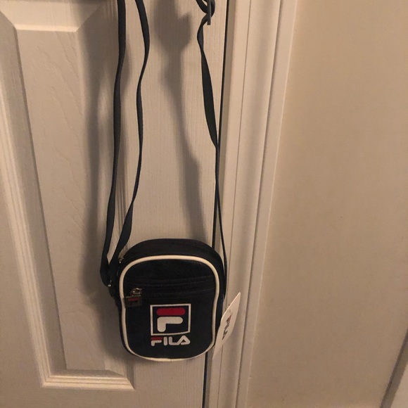 Fila crossbody - Picture 2 of 2